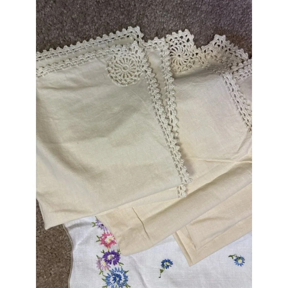 5 Linen Crochet Edge Napkins And 1 Ivory Table Runner Embroidered
